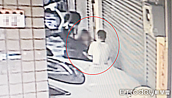 ▲桃園市林姓男子去年10月在龜山區當街強擄9歲女童強制猥褻，過程都被監視器拍下。（資料照／記者沈繼昌翻攝）