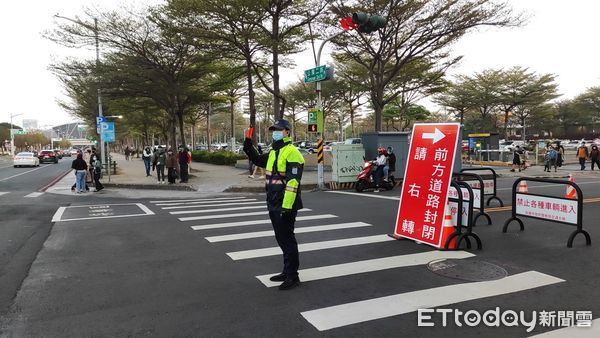 ▲▼高雄警針對11處熱門景點已規劃相關道路及景點交通疏導計畫，將嚴格取締重大交通違規並加強交通疏導、管制措施。（圖／記者賴文萱翻攝）