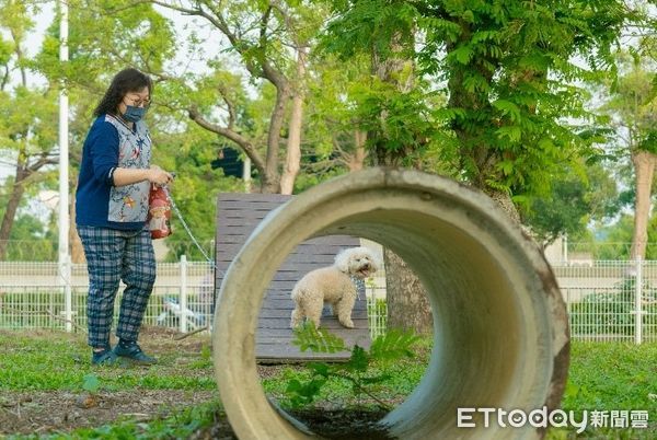 ▲▼春節連假毛小孩也瘋狂！高雄「7座寵物公園」一次看。（圖／記者賴文萱翻攝）