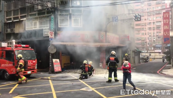 ▲▼三重早餐店傳出火警。（圖／記者陳以昇翻攝）