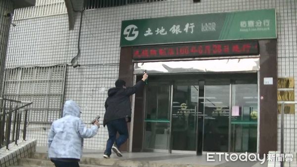 ▲枋寮警分局金融機構防搶演練             。（圖／記者陳崑福翻攝）