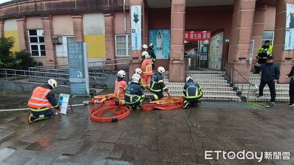 ▲新北汐止運動中心火災演練　強化春節期間安全應變能力。（圖／記者郭世賢翻攝）