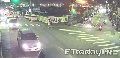 天兵大貨車扯斷電纜波及6機車　1騎士路過慘遭擊落摔傷送醫