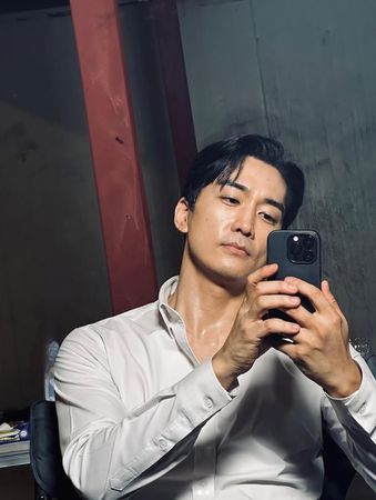 ▲▼宋承憲。（圖／翻攝自Instagram／songseungheon1005）