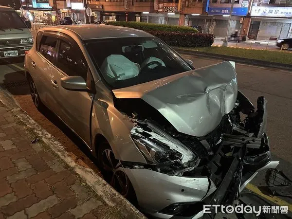 ▲阿嬤撞車。（圖／記者許權毅攝）