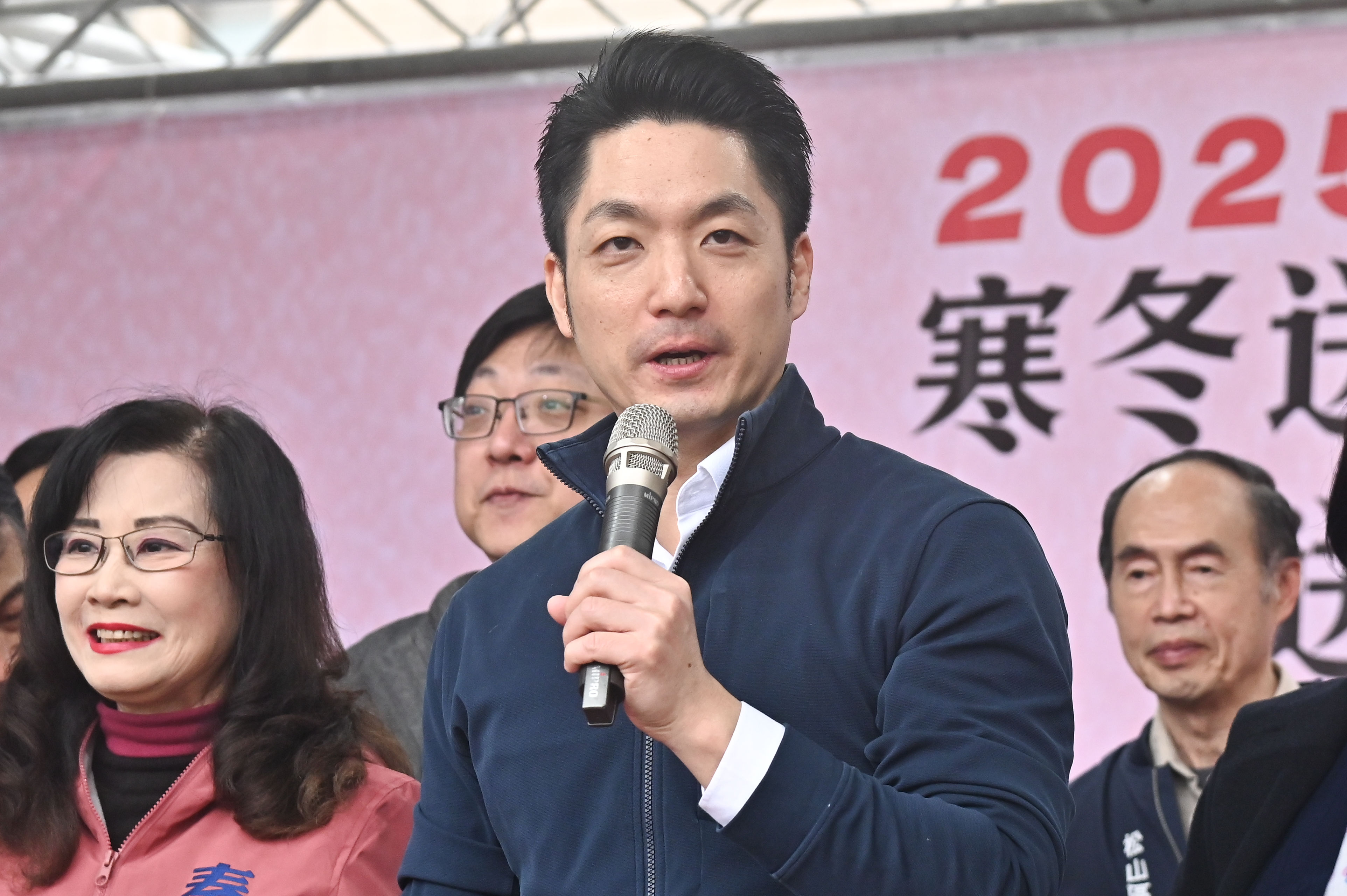 ▲▼台北市長蔣萬安出席由秦慧珠議員辦公室主辦2025寒冬送暖送愛心公益園遊會。（圖／記者李毓康攝）