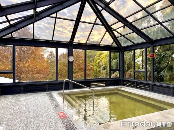 ▲苗栗享沐時光度假飯店,泡湯,溫泉,夕陽。（圖／記者彭懷玉攝）