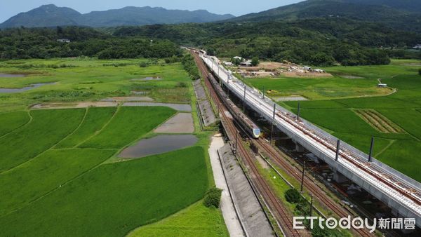 ▲▼台鐵第三雙溪橋改善新東正線今年6月切換啟用。（圖／台鐵公司提供）