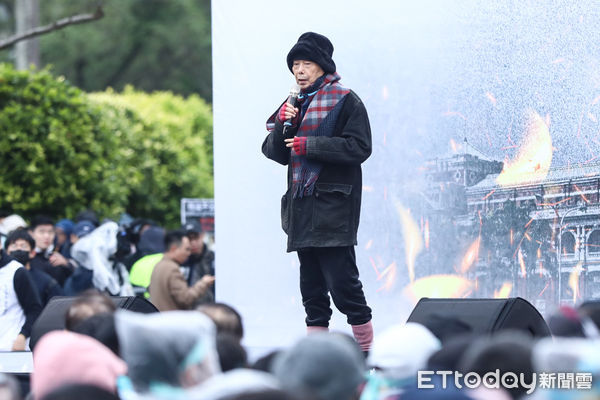 ▲民眾黨「111拒絕綠色威權　還我司法正義」活動，民進黨創黨元老林正杰助講。（圖／記者林敬旻攝）