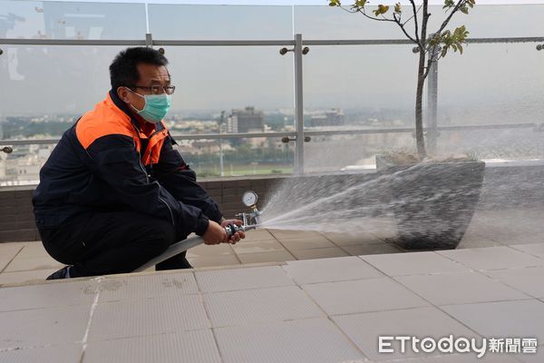 ▲雲林縣長張麗善率領消防局及建設處等單位至轄內旅館業進行聯合稽查，把關旅客住宿安全及品質。（圖／記者王悉宇翻攝）