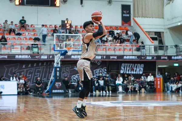 ▲獵鷹謝宗融、谷毛唯嘉，鋼鐵人艾賽亞。（圖／PLG職籃提供）