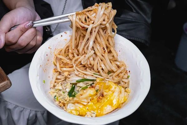 ▲▼岡山超狂炒蛋麵四小時不到就收工。（圖／部落客美熊提供）