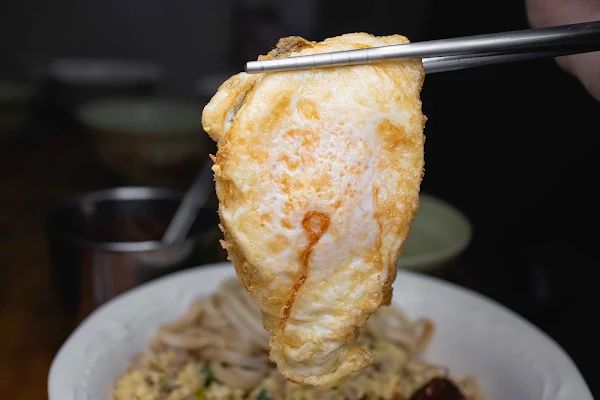 ▲▼岡山超狂炒蛋麵四小時不到就收工。（圖／部落客美熊提供）