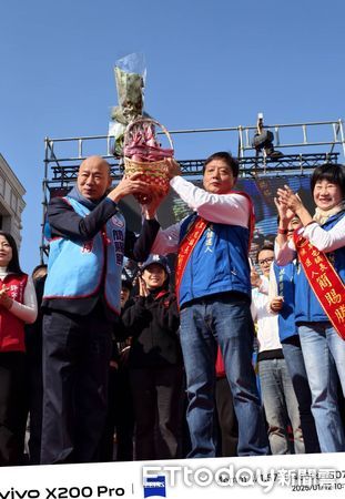 ▲草屯鎮長國民黨候選人簡賜勝競選總部今天成立。（圖／記者高堂堯翻攝）