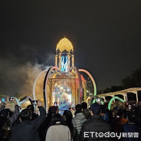 ▲2025屏東燈節盛大點燈　四大燈區、「屏小龍」小提燈點亮屏東。（圖／記者陳弘修翻攝）