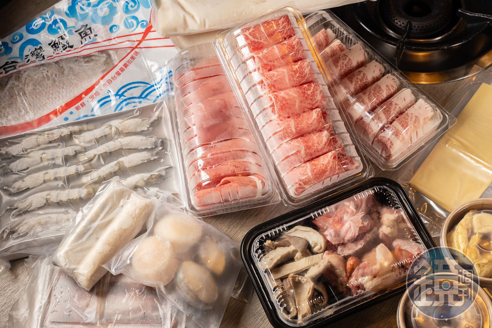 外帶年菜懶人包！6大鍋物名店從酸菜白肉鍋、溫體羊肉爐、薑母鴨到麻辣鍋　讓你輕鬆準備一桌澎湃年夜飯