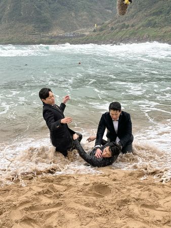 ▲《願望》黃少祺寒流來襲拍落水戲。（圖／記者黃庠棻攝）