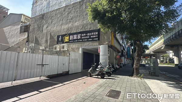 ▲▼ 北區,房仲店頭,賣地            。（圖／記者陳筱惠攝）