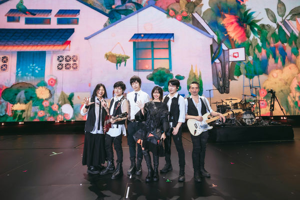 ▲▼ 「五月天女兒」離開台灣了！阿信感性一句話　場面超催淚。（圖／相信音樂提供）