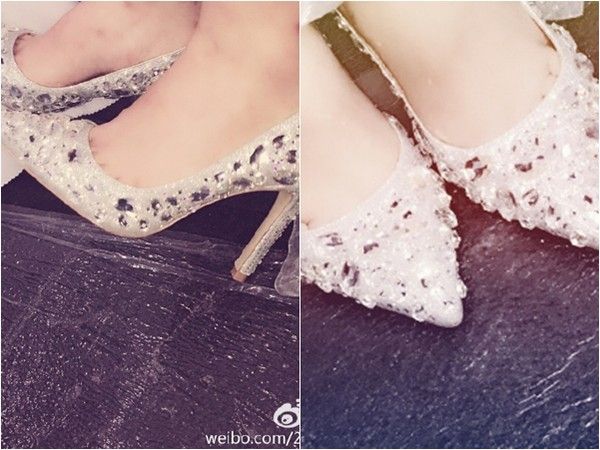 ▲趙麗穎的小腳讓她很難找到合腳的鞋子，粉絲特地送上34碼的水晶鞋當禮物。（圖／翻攝自趙麗穎微博）