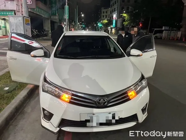 ▲▼陳男開車前來與員警交易毒品，警方逮捕賣毒的陳男，起獲毒品K他命             。（圖／記者陳以昇翻攝）