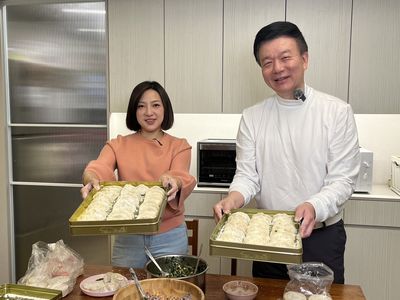 過年吃元寶！　陳乃瑜、于北辰包餃子互別苗頭