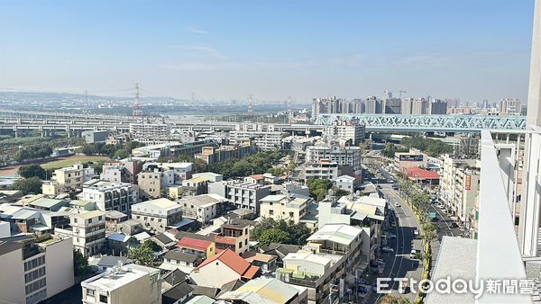 ▲▼ 烏日房市,空拍,高鐵站,舊市區,烏日區,鳥瞰            。（圖／記者陳筱惠攝）