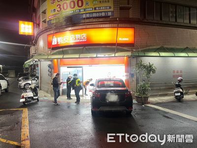 高雄女想取貨「開車衝入蝦皮店到店」　原來是無照三寶