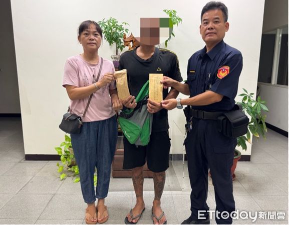 ▲枋寮警分局東海派出所長藍清輝募款助李家             。（圖／記者陳崑福翻攝）