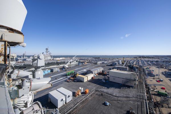 ▲▼尼米茲級艾森豪號航空母艦（USS Dwight D. Eisenhower, CVN 69）。（圖／美國海軍）