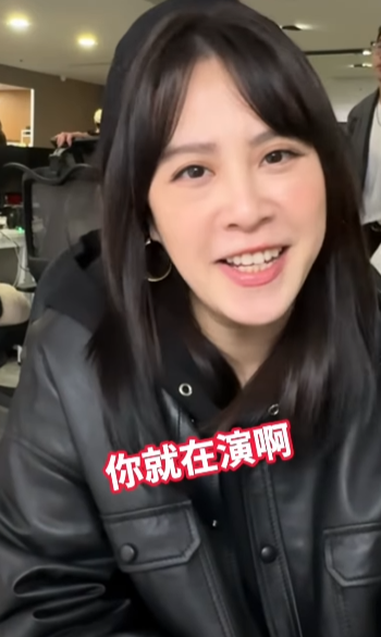 ▲▼黃小柔。（圖／翻攝自Instagram／huang_roro）