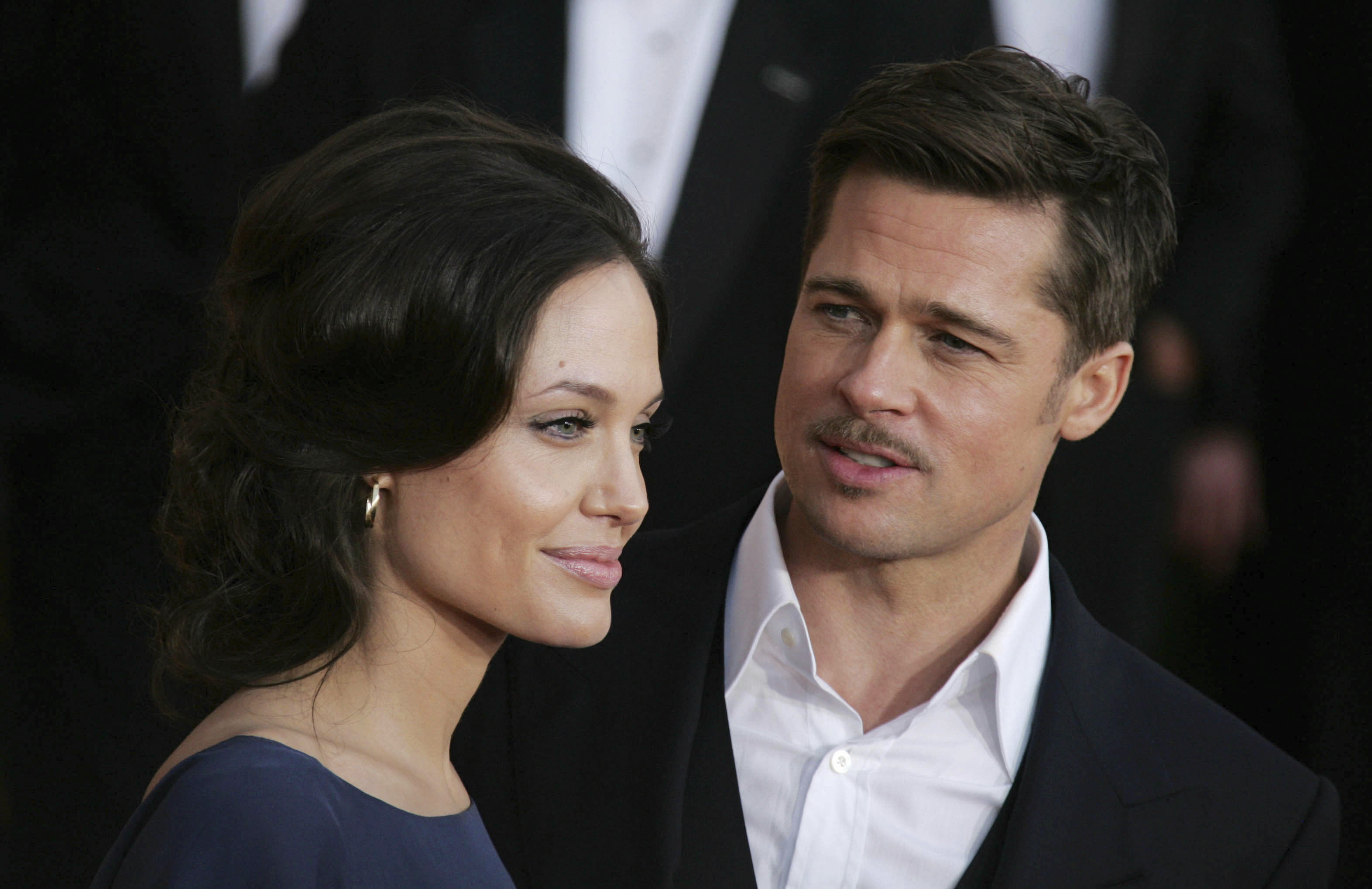 ▲▼ 好萊塢男星布萊德彼特（Brad Pitt）與女星安潔莉娜裘莉（Angelina Jolie）。（圖／達志影像／美聯社）