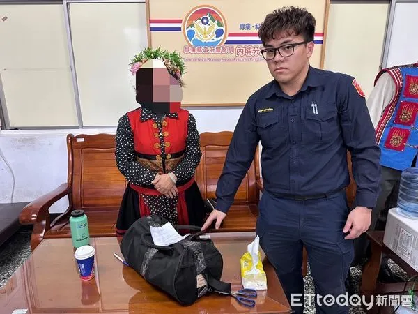 ▲內埔警分局泰武分駐所警員鍾秉宏解決劉婦紅包問題           。（圖／記者陳崑福翻攝）