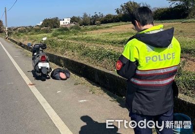 醉男大中午睡倒路邊機車旁！警調監視器查酒駕　真相曝光不罰了