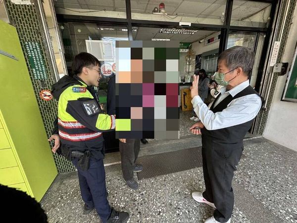 ▲鹿港警分局員警及時阻詐。（圖／民眾提供）