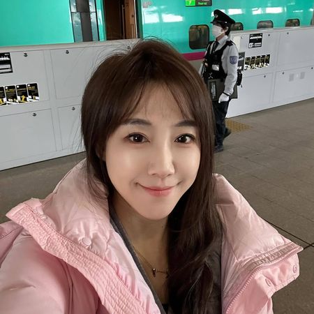 ▲▼佩佩。（圖／翻攝自Facebook／雙胞胎佩佩韓式婚紗女王）