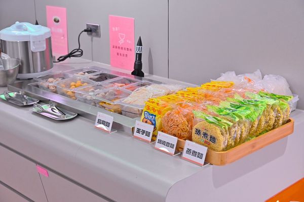 ▲▼春囍酸菜魚吃到飽。（圖／部落客橘子狗愛吃糖授權提供）