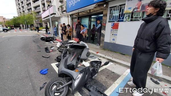 ▲台北市內湖區嚴重車禍釀4傷。（圖／記者黃彥傑攝，下同）