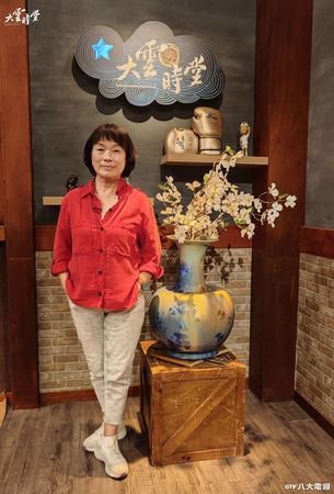 ▲《大雲時堂》主持人李四端(左)和節目來賓龍應台。（圖／八大提供）