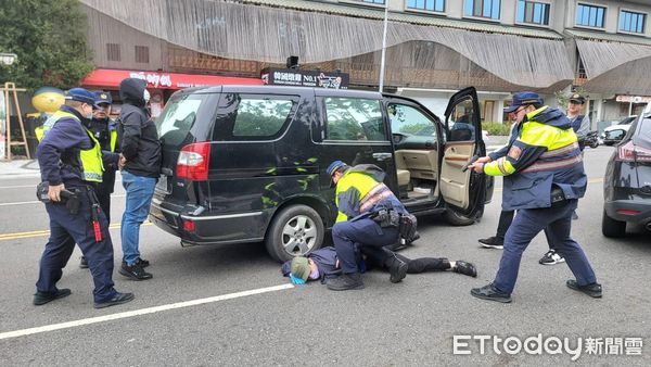 ▲▼   嘉市警第二分局防搶演練  。（圖／嘉義市警局提供）