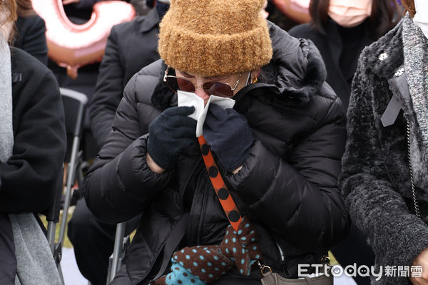 ▲▼  CoCo李玟『永遠的月光愛人』雕像揭幕儀式 -李玟家人。（圖／記者黃克翔攝）