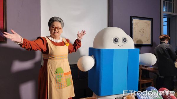 ▲水果奶奶出面爭取預算。（圖／記者謝盛帆攝）