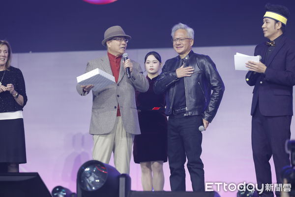 ▲▼輝達創辦人暨執行長黃仁勳現身緯創尾牙現場，表達對緯創資通董事長林明憲的支持與感謝，隨後便趕赴輝達台灣尾牙現場。（圖／記者湯興漢攝）