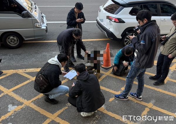 ▲▼      高雄游泳池售票員變車手，北上苗栗取錢秒被逮      。（圖／記者楊永盛翻攝）