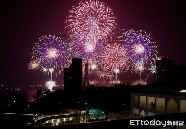▲淡水將捷金鬱金香酒店「望高樓」眺望跨年煙火,望高樓夜景。（圖／記者彭懷玉攝）