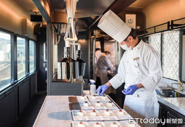 日本景點|「最美移動餐廳」Emotion列車 私人包廂看海、甜點吃到飽