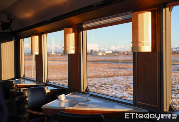 日本景點|「最美移動餐廳」Emotion列車 私人包廂看海、甜點吃到飽