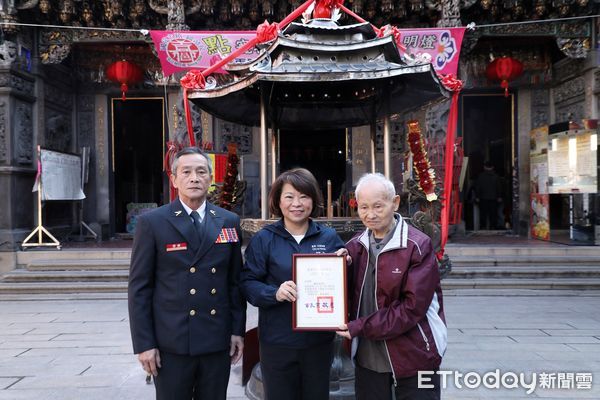 ▲▼   嘉義市桃城聖母慈善會捐贈救護車守護市民 嘉市府慶祝114年119消防節祈福暨公益活動。（圖／嘉義市政府提供）