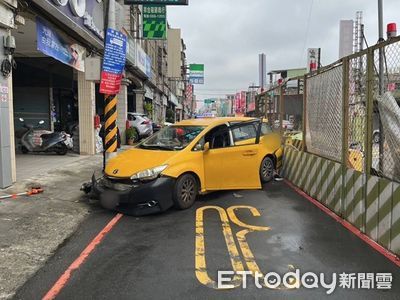 都是身體不適！桃園20小時內兩起自撞　公車撞民宅小黃撞電桿