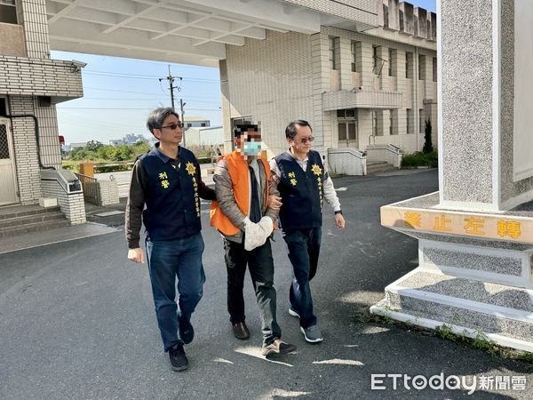 ▲▼      雲林男子家中改造手槍，屋內擺滿火藥       。（圖／記者林東良翻攝）